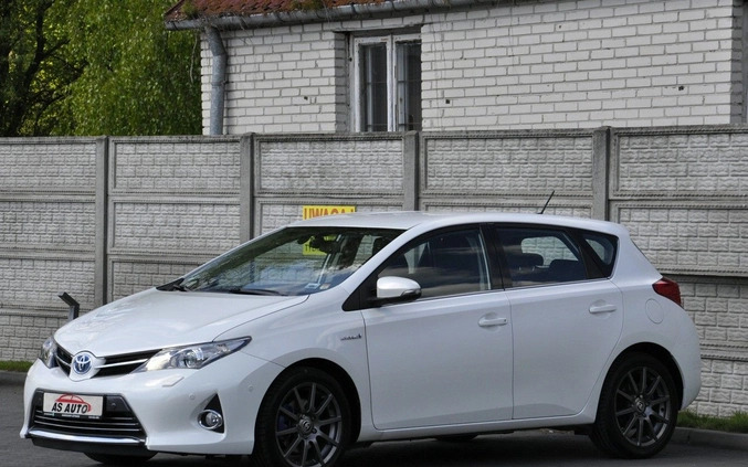 Toyota Auris cena 54900 przebieg: 102000, rok produkcji 2014 z Szczuczyn małe 781